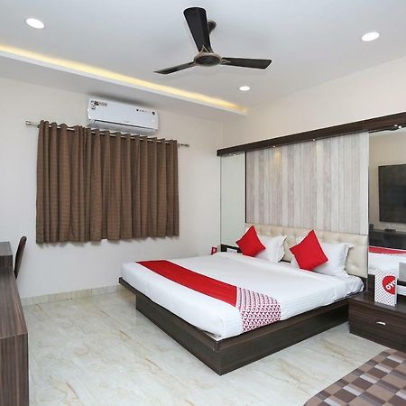 Oyo 15861 Hotel Shivganga Comfort Zone Rāipur Dış mekan fotoğraf