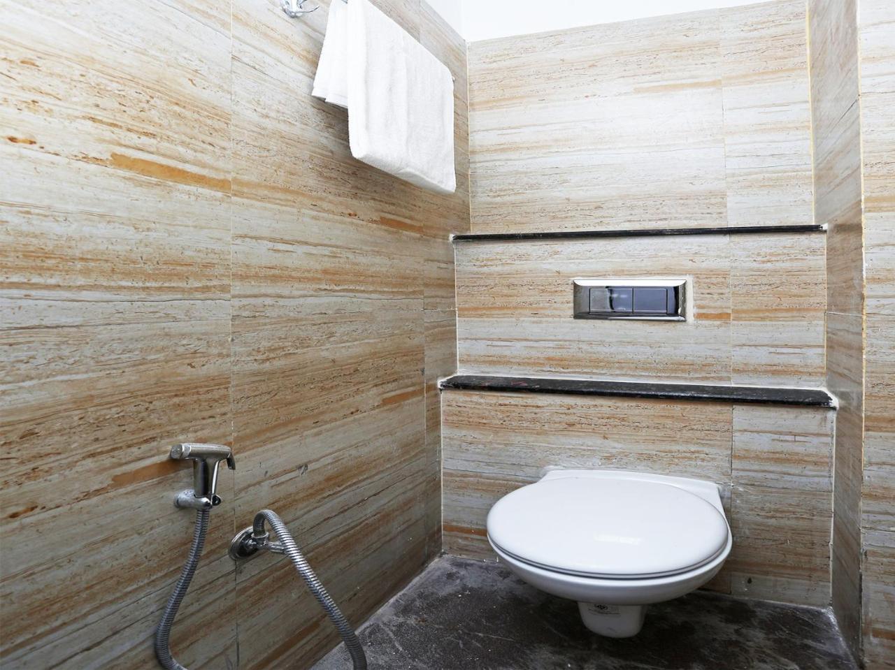 Oyo 15861 Hotel Shivganga Comfort Zone Rāipur Dış mekan fotoğraf