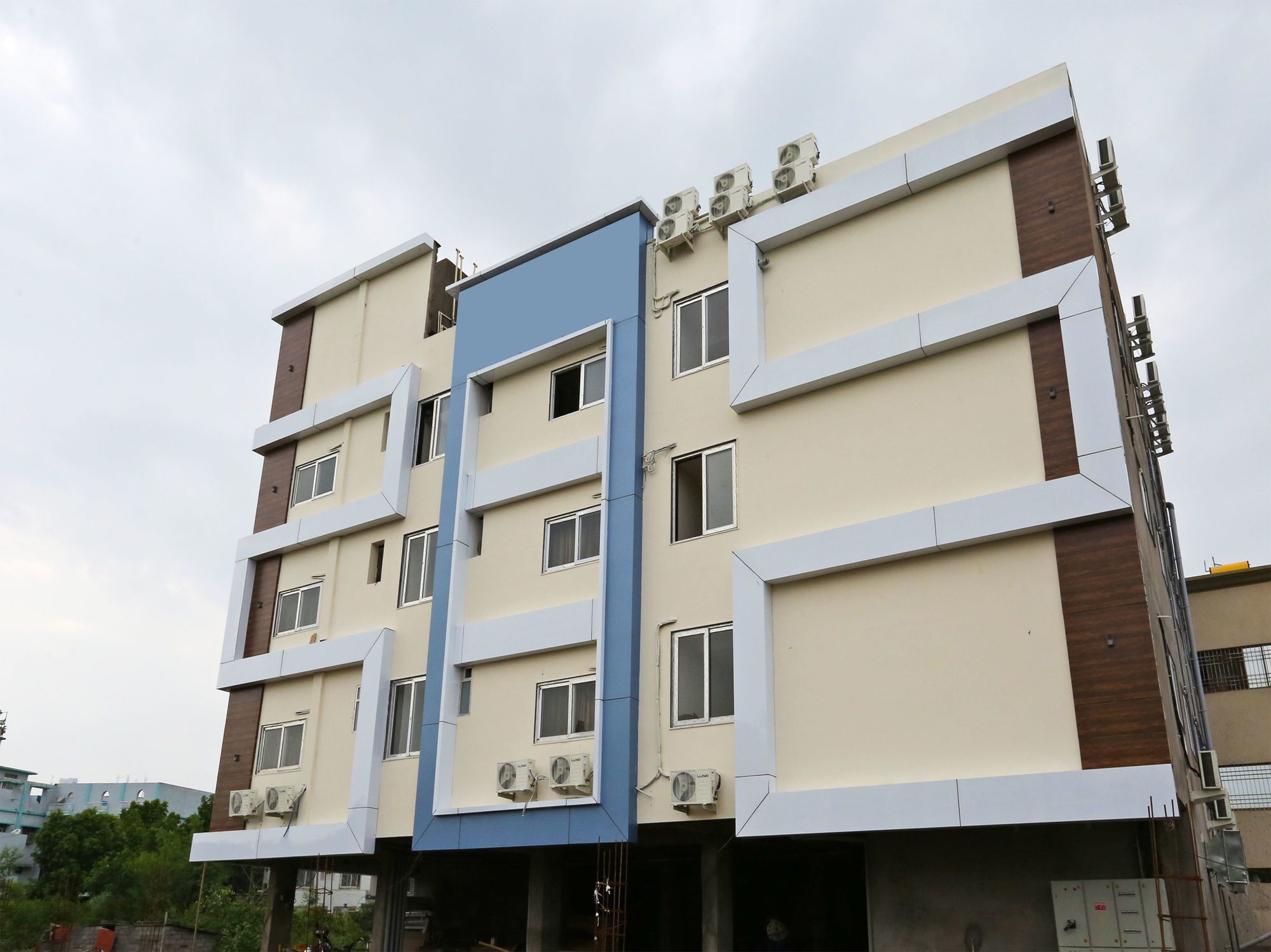 Oyo 15861 Hotel Shivganga Comfort Zone Rāipur Dış mekan fotoğraf